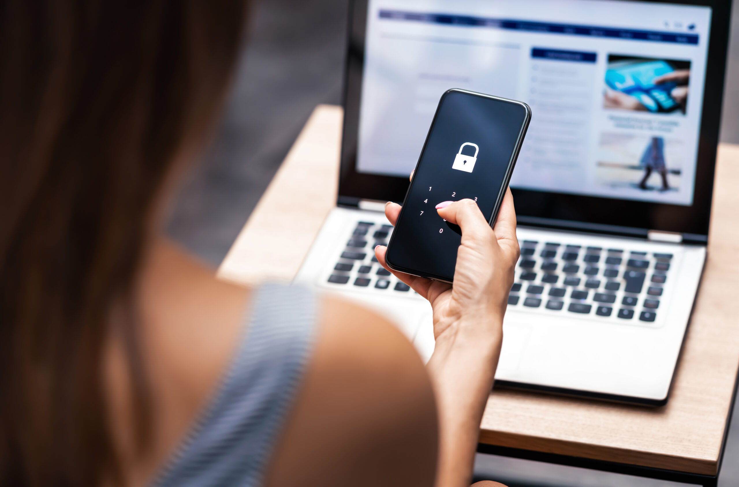 Mois de la prévention de la fraude : comment assurer votre sécurité en ligne et sur vos appareils mobiles en 2024